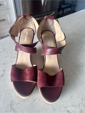 Mint condition Geox Janira Wedge Sandal size  9.5